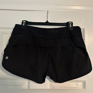 SOLD Lululemon Women’s Black Speed Up Low-Rise Lined Short 2.5”. Size 6.